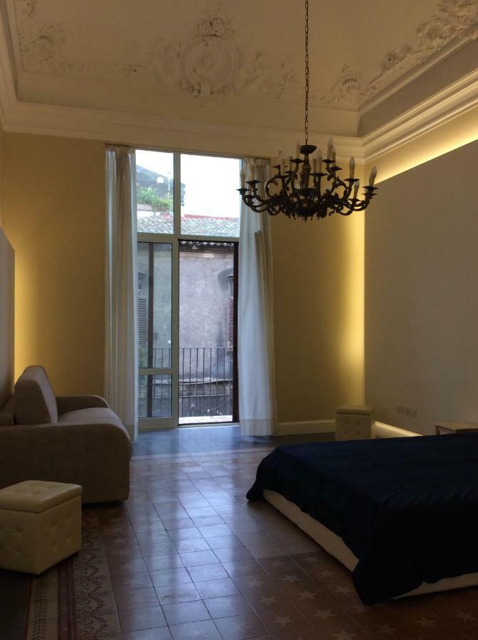 Suite Con Terrazza In Centro Storico Katanya Dış mekan fotoğraf